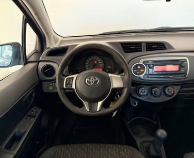 Toyota Yaris 1.0 5 porte Lounge (11)