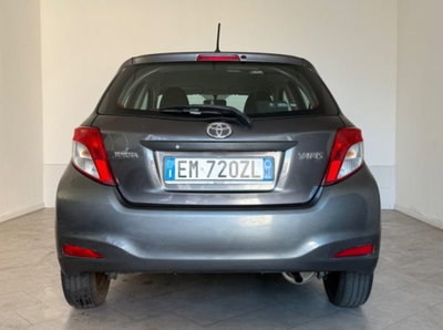 Toyota Yaris 1.0 5 porte Lounge (6)