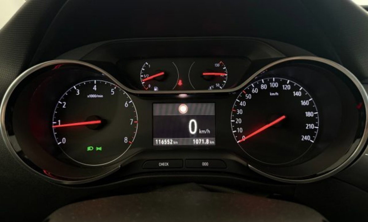 Opel Crossland X 1.5 ECOTEC D 102 CV Start&Stop Ultimate (16)