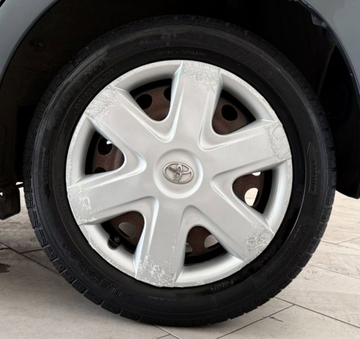 Toyota Aygo 1.0 12V VVT-i 5 porte (12)