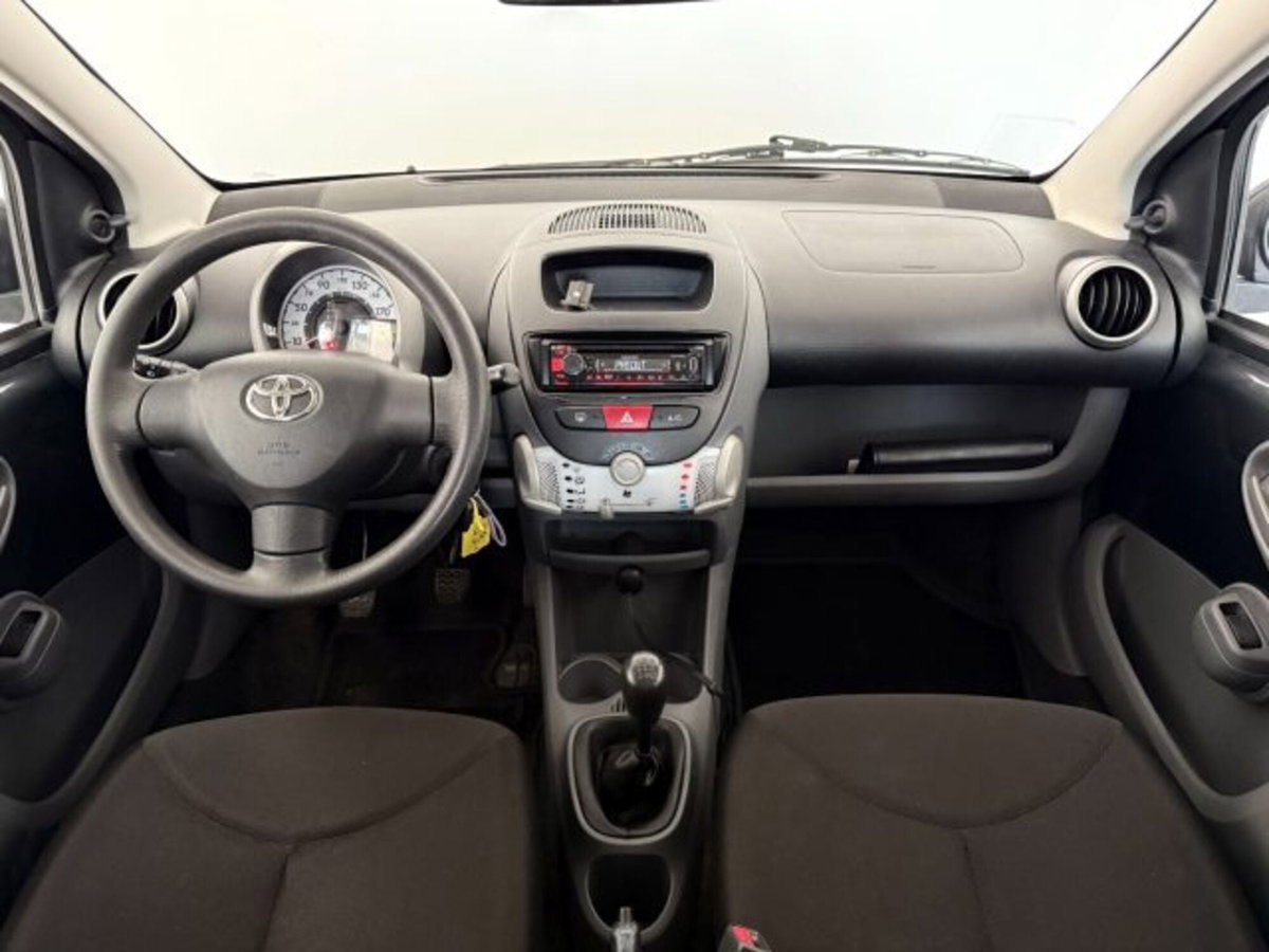 Toyota Aygo 1.0 12V VVT-i 5 porte (13)