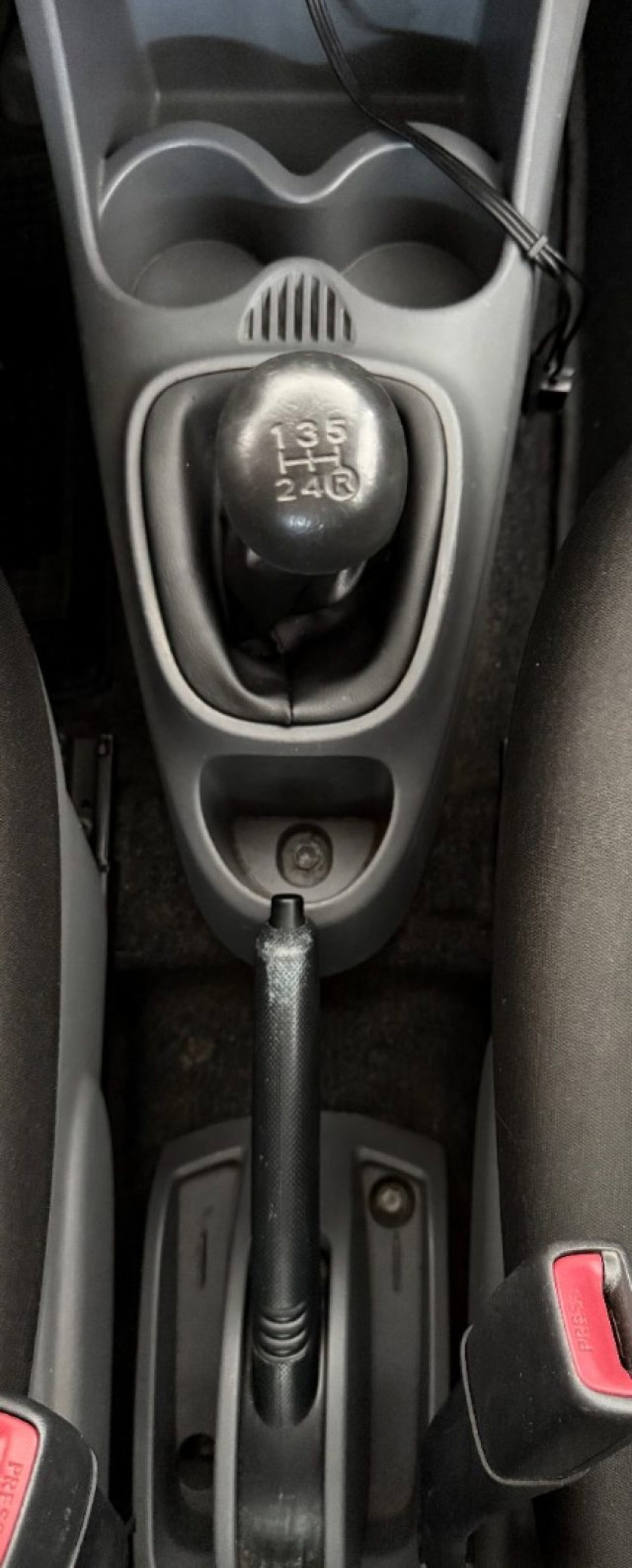 Toyota Aygo 1.0 12V VVT-i 5 porte (17)