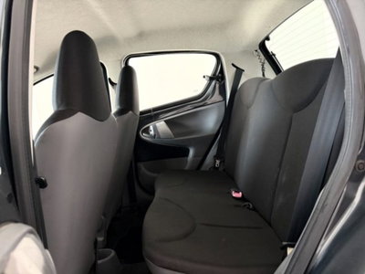 Toyota Aygo 1.0 12V VVT-i 5 porte (5)