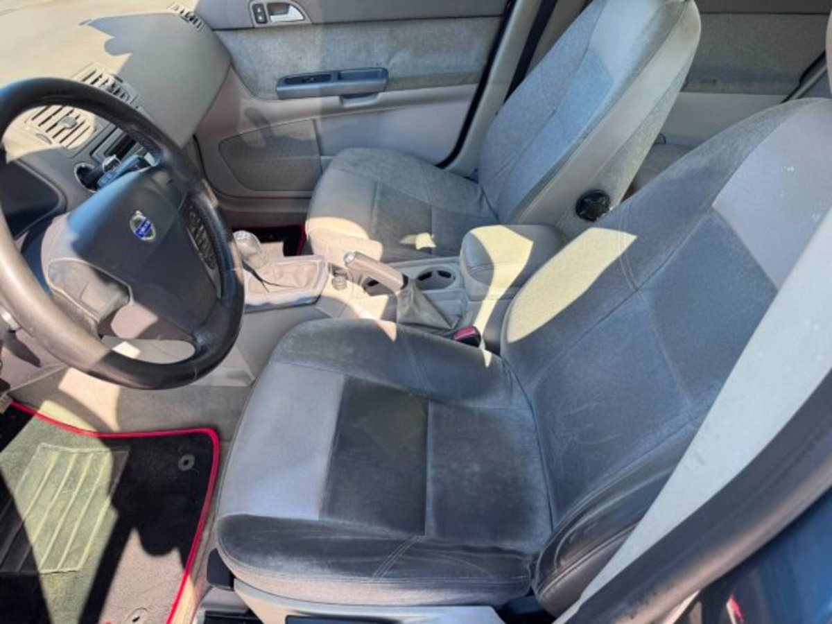 Volvo V50 2.0 D cat Kinetic (14)