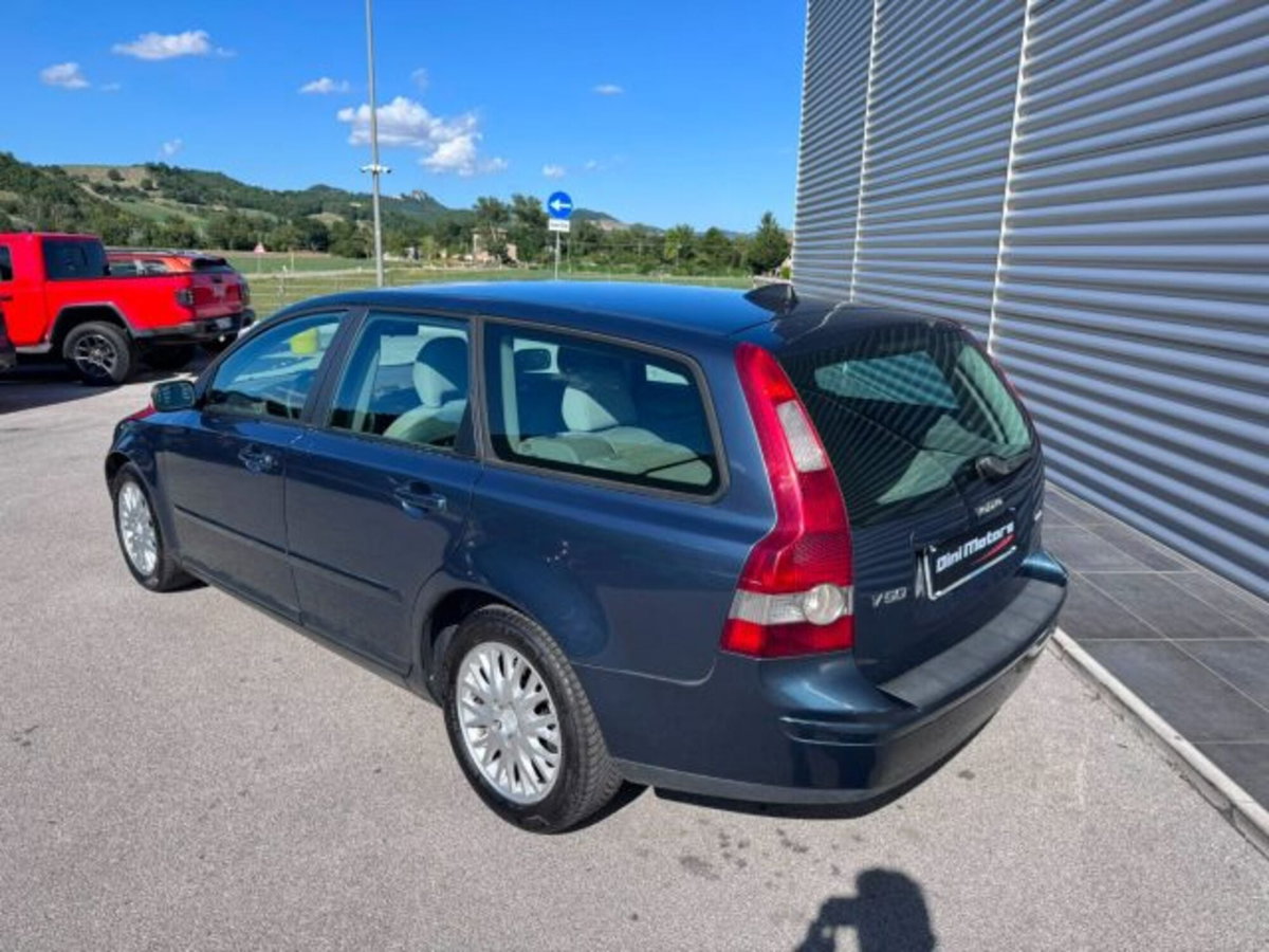 Volvo V50 2.0 D cat Kinetic (7)