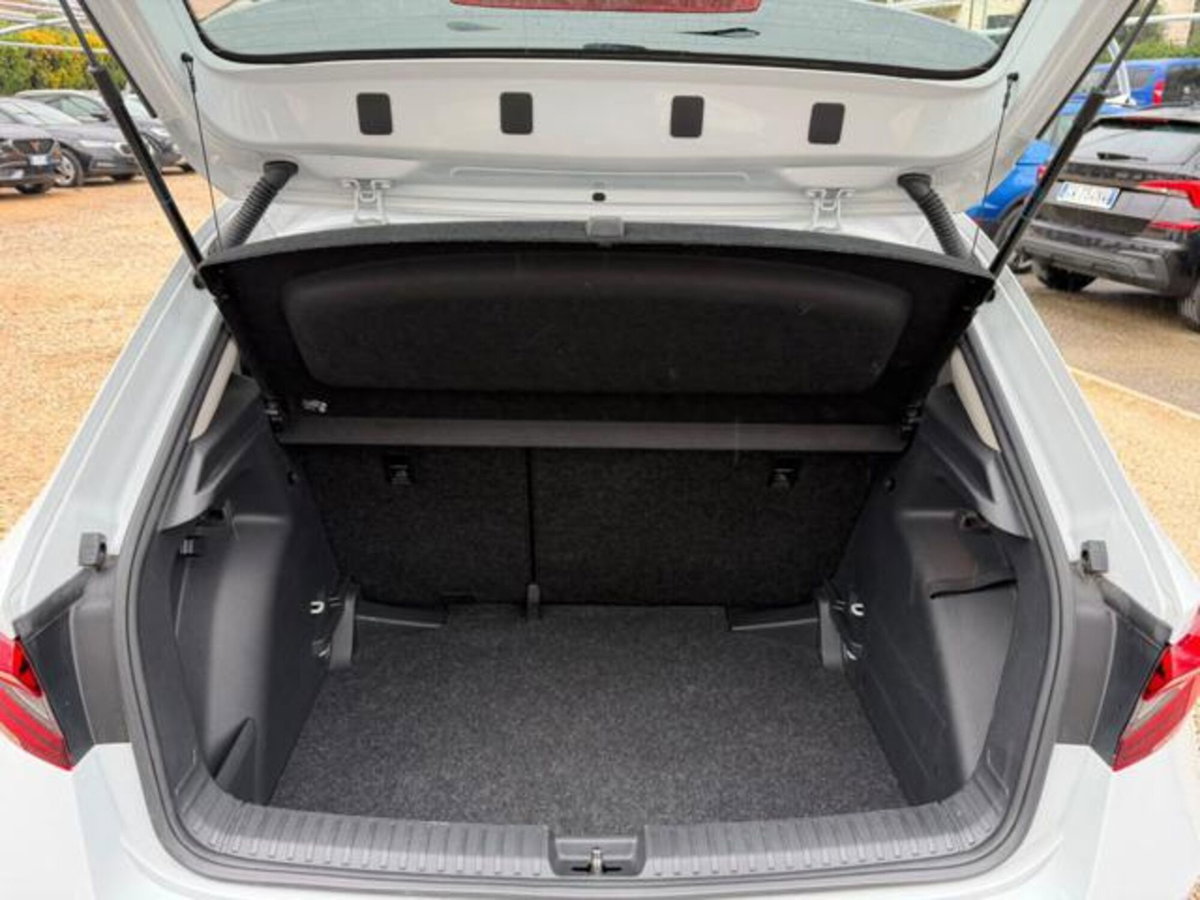 Skoda Fabia 1.0 tsi evo Young Edition 95cv (12)