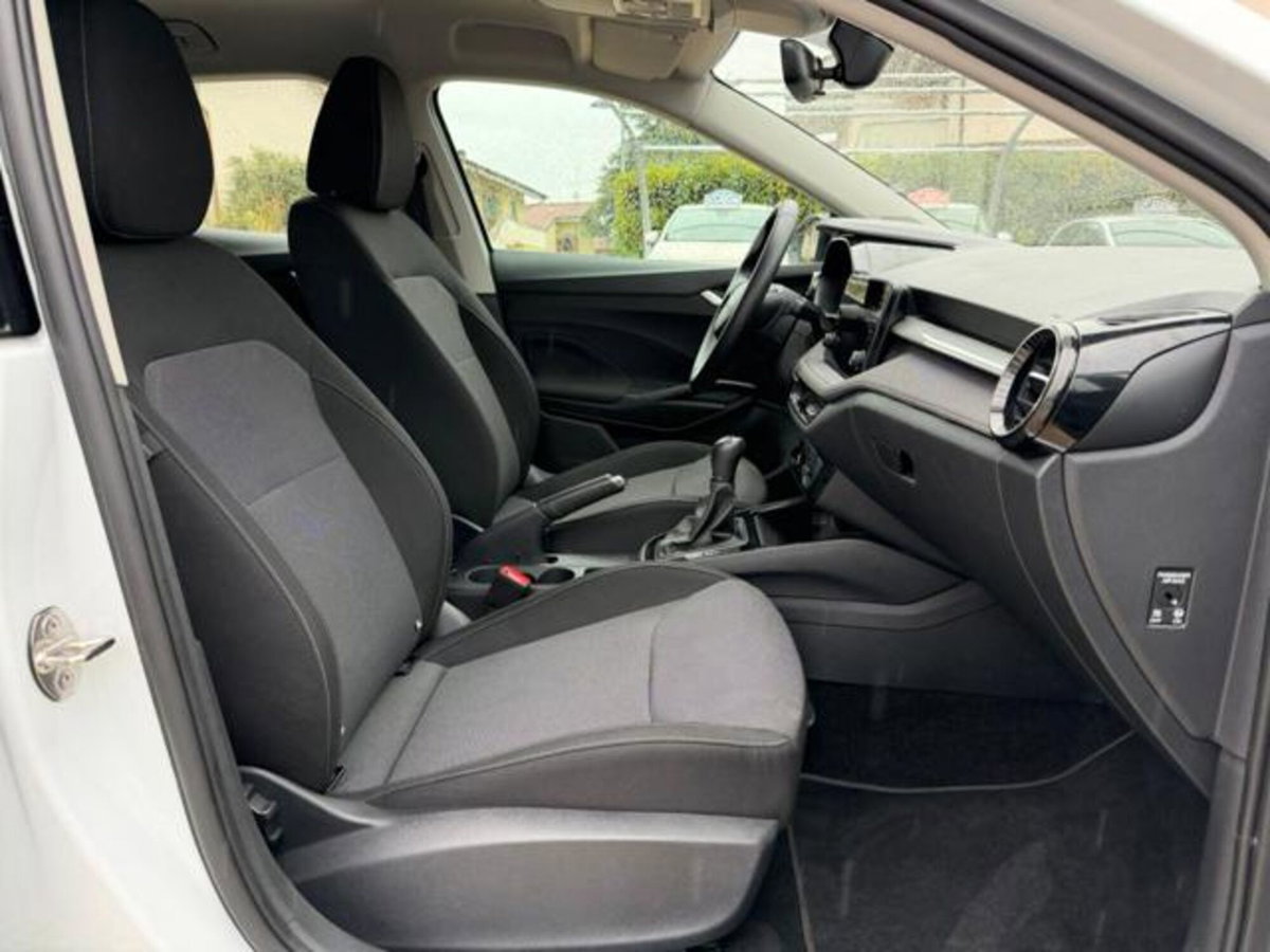 Skoda Fabia 1.0 tsi evo Young Edition 95cv (6)