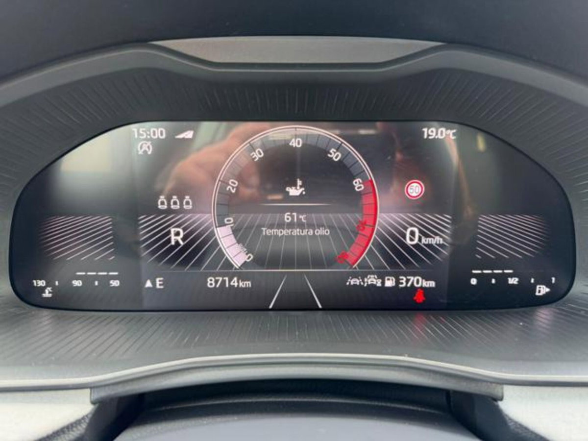 Skoda Scala 1.0 TSI 115 CV DSG Style (9)