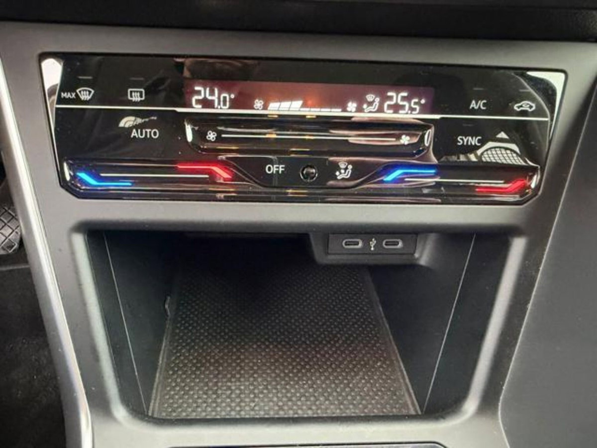 Volkswagen Polo 1.0 tsi Life 95cv (11)