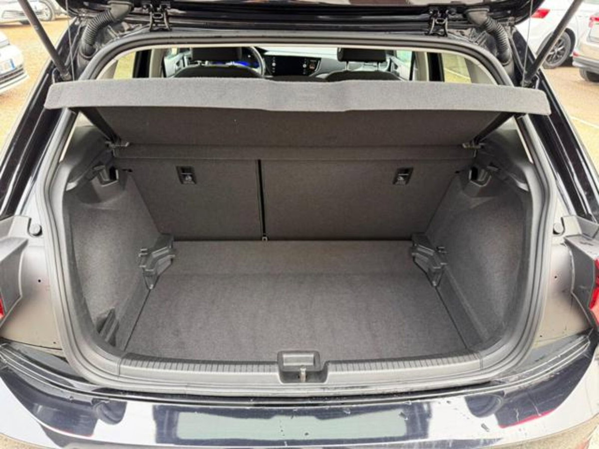 Volkswagen Polo 1.0 tsi Life 95cv (14)