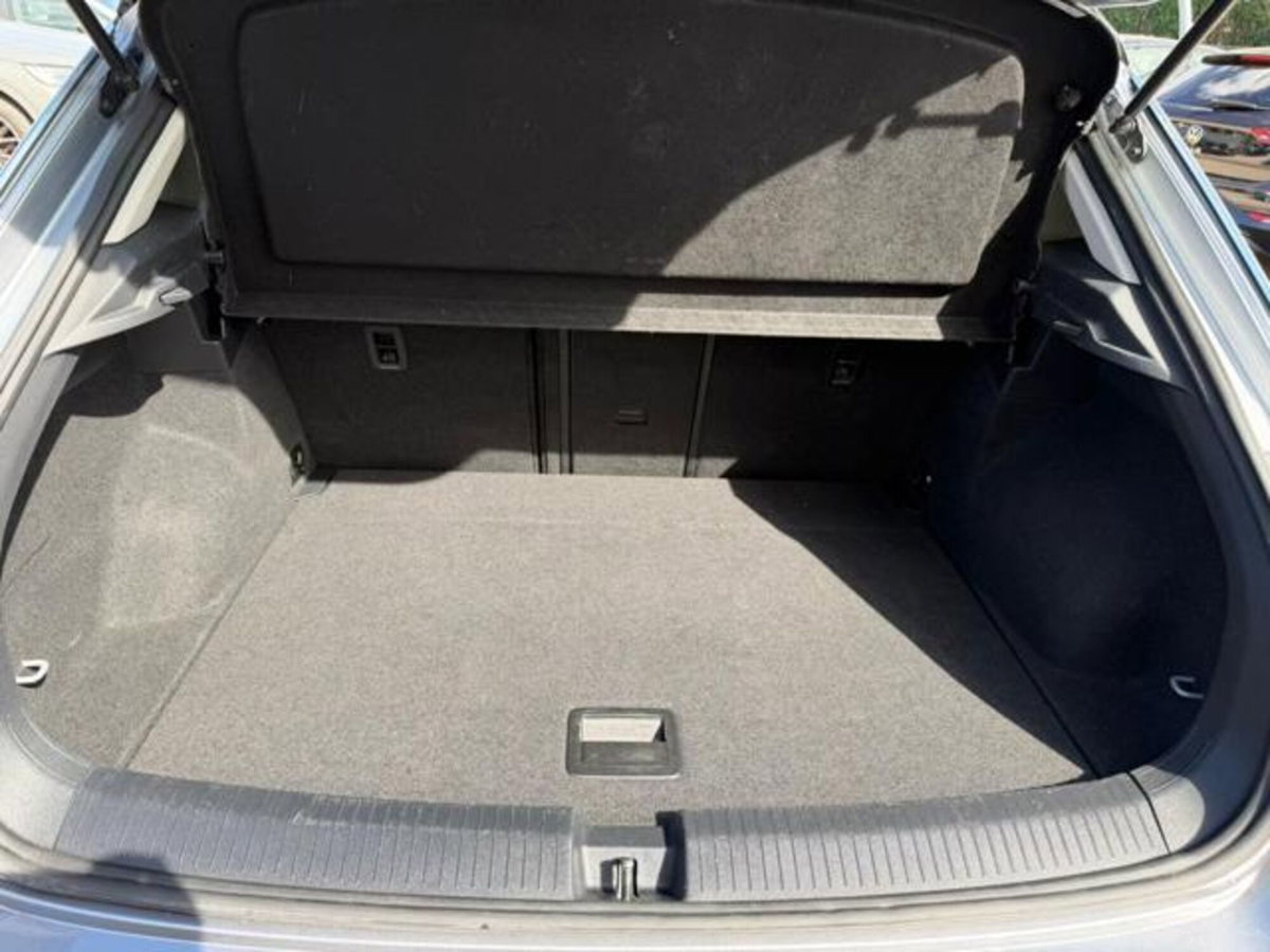 Volkswagen T-Roc 1.0 TSI Life (14)