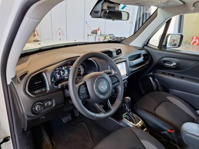 Jeep Renegade 1.3 T4 190CV PHEV 4xe AT6 Business Plus (8)