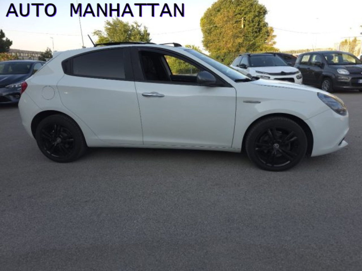 Alfa Romeo Giulietta 1.6 JTDm-2 Giulietta (4)