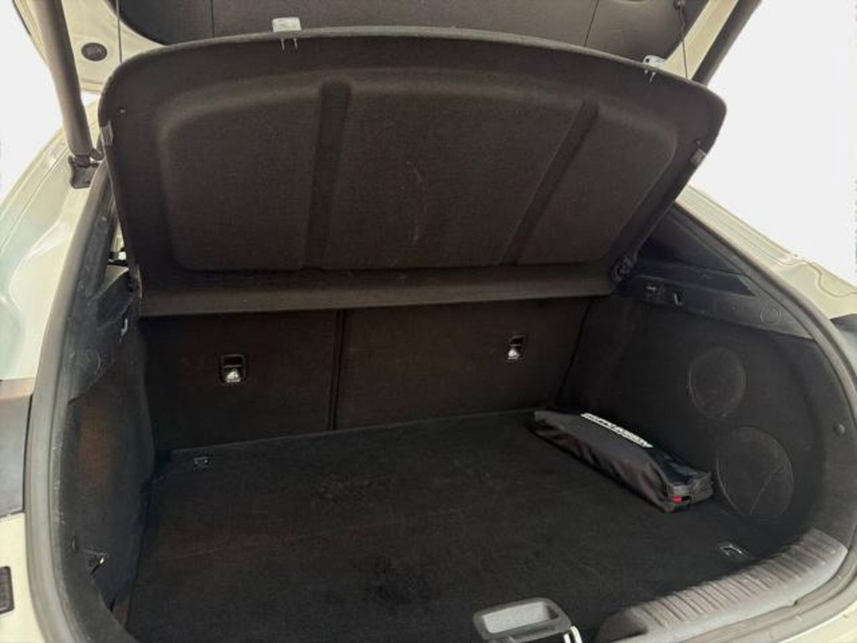 Kia XCeed 1.6 CRDi 136 CV Evolution (14)