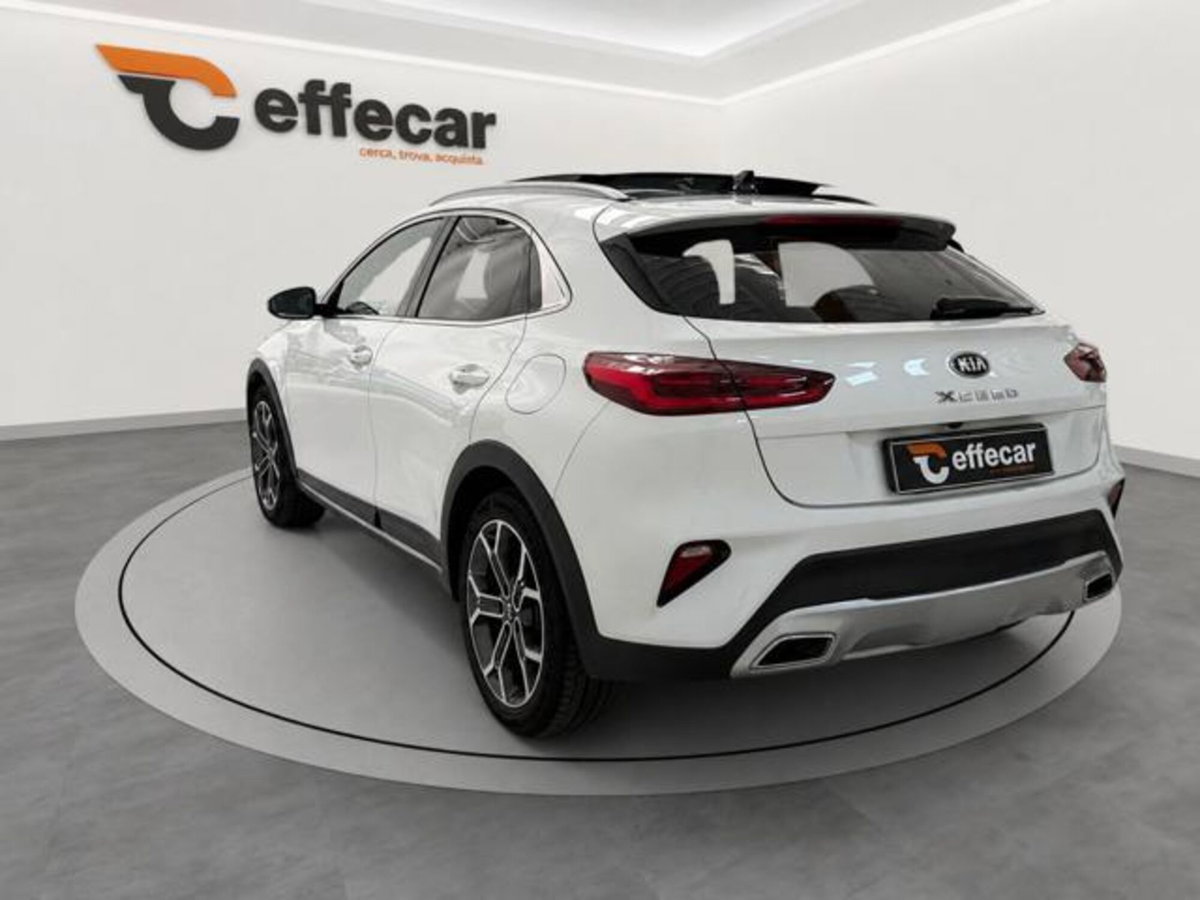 Kia XCeed 1.6 CRDi 136 CV Evolution (4)