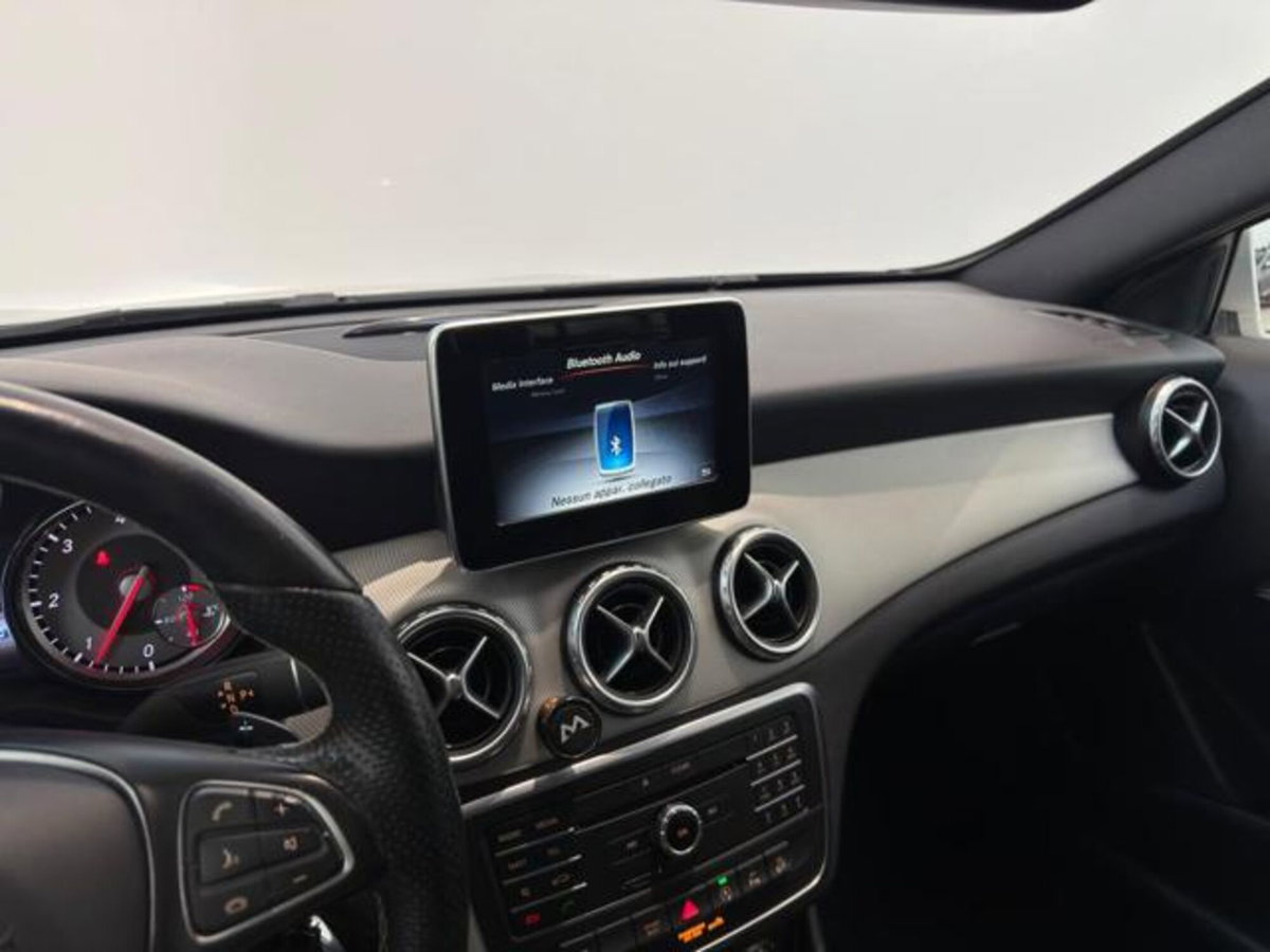 Mercedes-Benz GLA SUV 220 d Automatic 4Matic Premium (10)