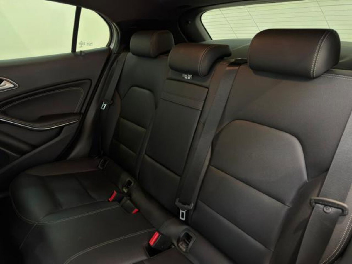 Mercedes-Benz GLA SUV 220 d Automatic 4Matic Premium (13)