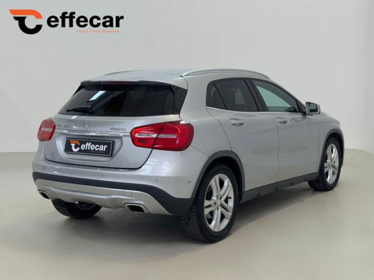 Mercedes-Benz GLA SUV 220 d Automatic 4Matic Premium (6)