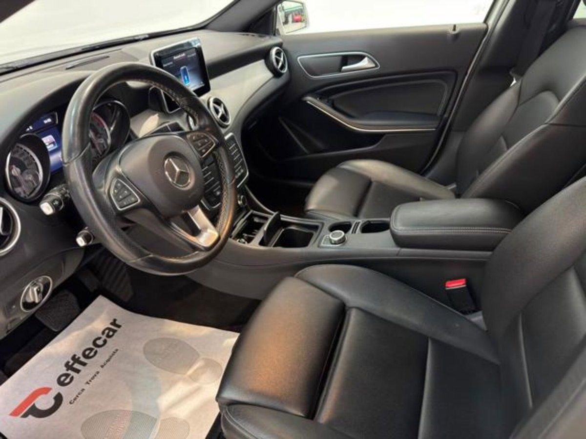 Mercedes-Benz GLA SUV 220 d Automatic 4Matic Premium (7)