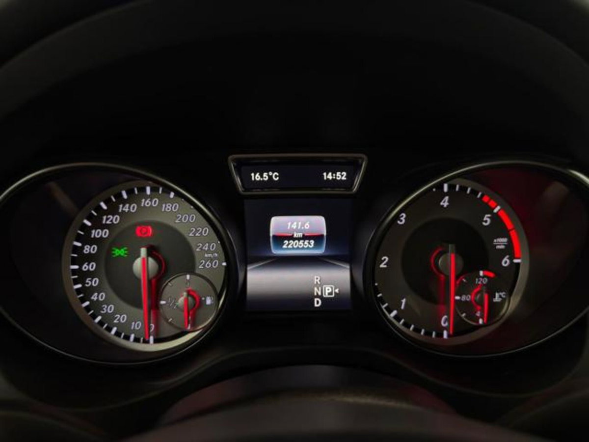 Mercedes-Benz GLA SUV 220 d Automatic 4Matic Premium (9)