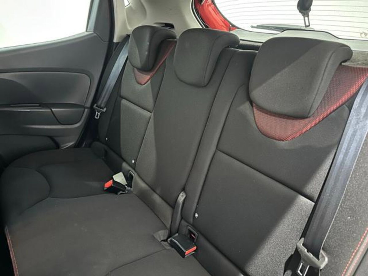 Renault Clio 1.5 dCi 90CV 5 porte Luxe (12)