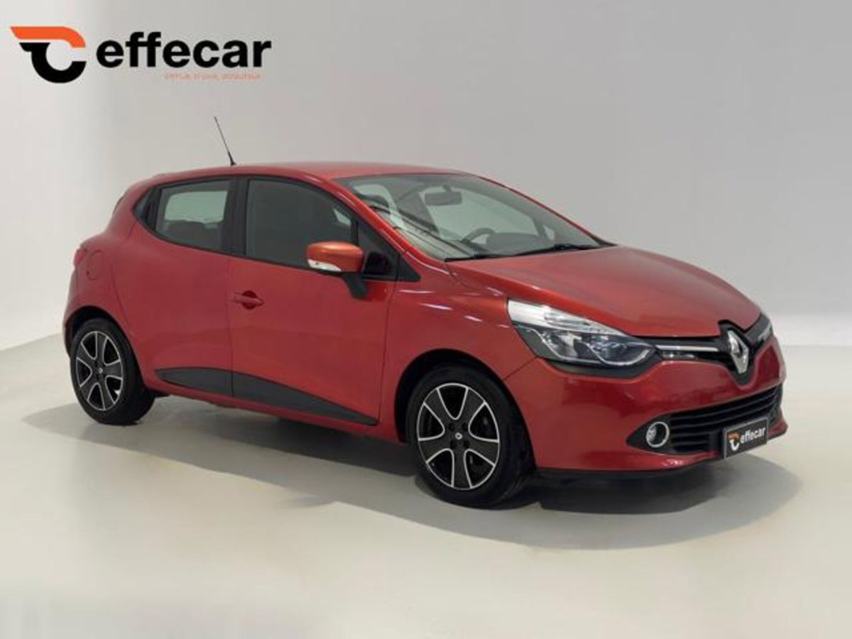 Renault Clio 1.5 dCi 90CV 5 porte Luxe (3)