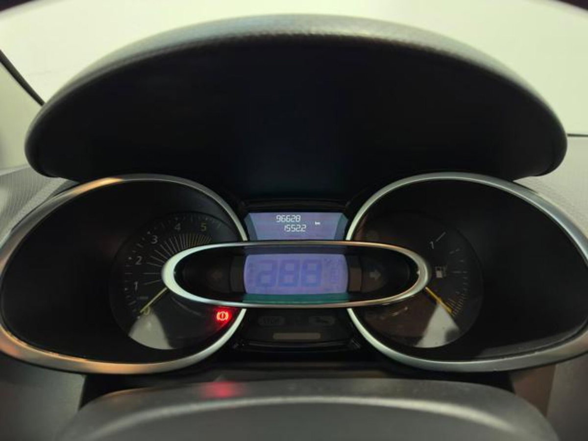 Renault Clio 1.5 dCi 90CV 5 porte Luxe (9)