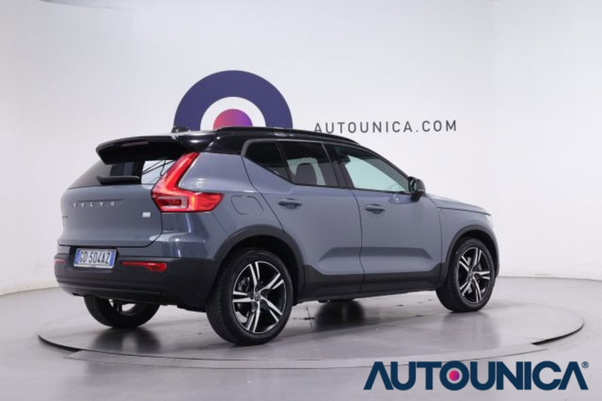 Volvo XC40 T5 Recharge Plug-in Hybrid R-design (14)