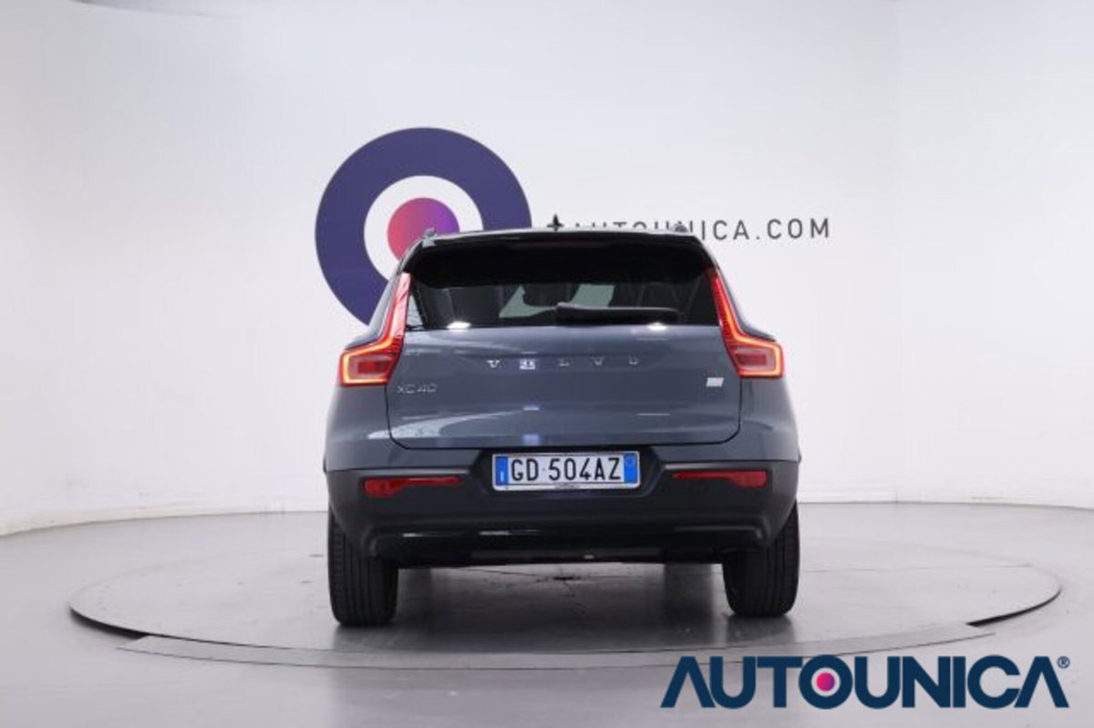 Volvo XC40 T5 Recharge Plug-in Hybrid R-design (15)