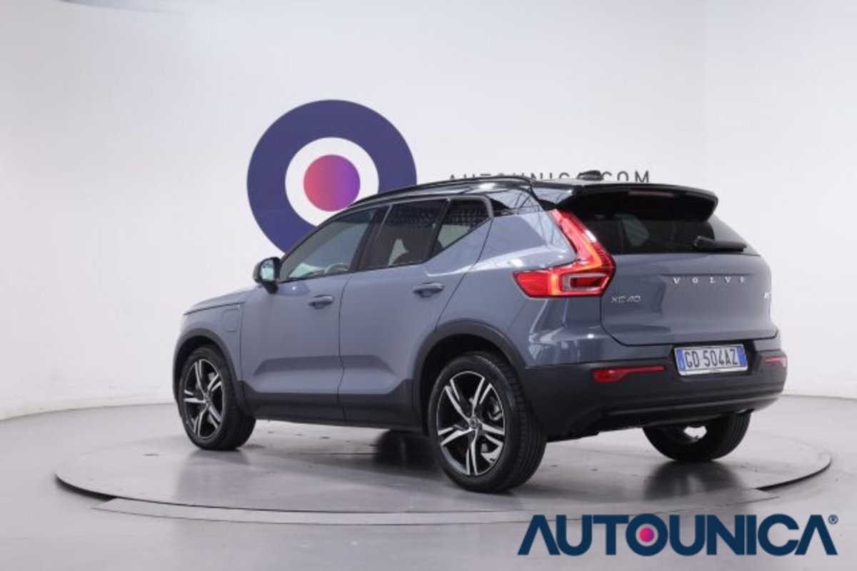 Volvo XC40 T5 Recharge Plug-in Hybrid R-design (16)