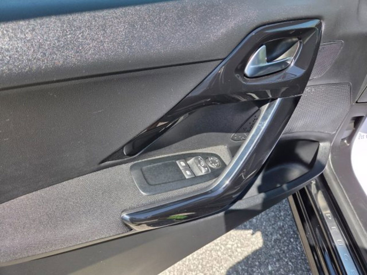 Peugeot 208 100 S&S 5 porte Signature (14)