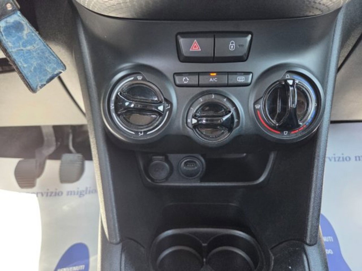 Peugeot 208 100 S&S 5 porte Signature (9)