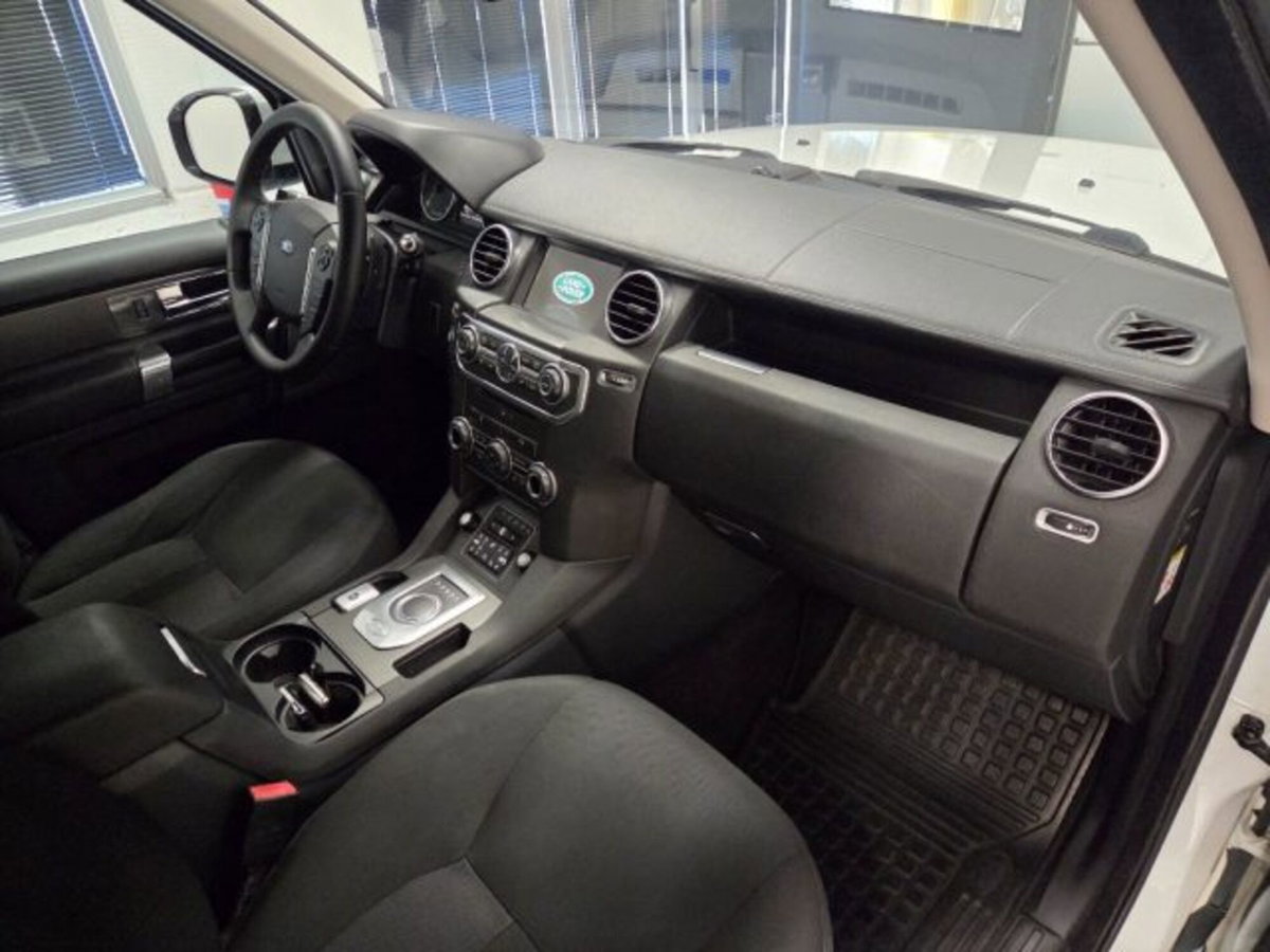 Land Rover Discovery 4 3.0 TDV6 211CV SE (9)