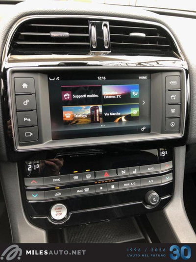 Jaguar F-Pace 2.0 D 180 CV AWD R-Sport (10)