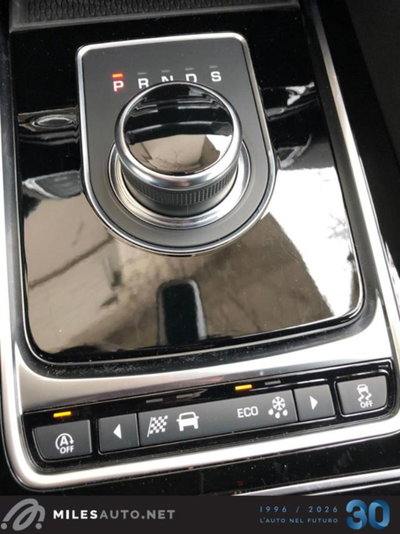 Jaguar F-Pace 2.0 D 180 CV AWD R-Sport (17)