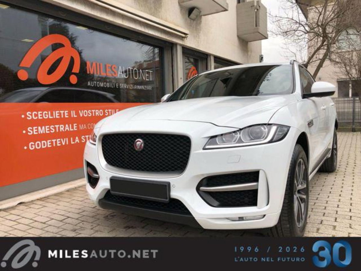 Jaguar F-Pace 2.0 D 180 CV AWD R-Sport (4)