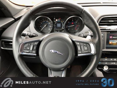 Jaguar F-Pace 2.0 D 180 CV AWD R-Sport (8)