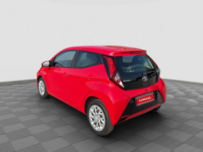 Toyota Aygo 1.0 VVT-i 72 CV 5 porte x-cool (3)