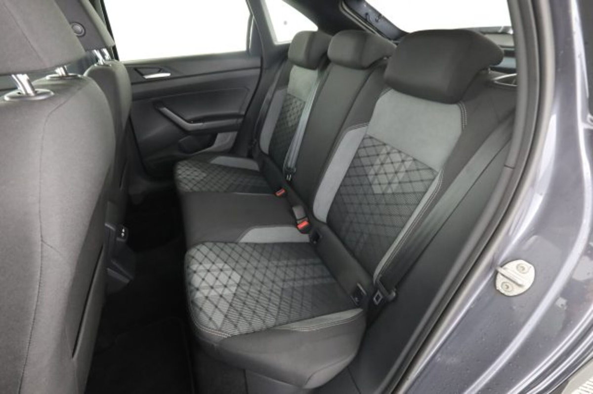 Volkswagen Taigo 1.0 TSI 110 CV DSG R-Line (3)