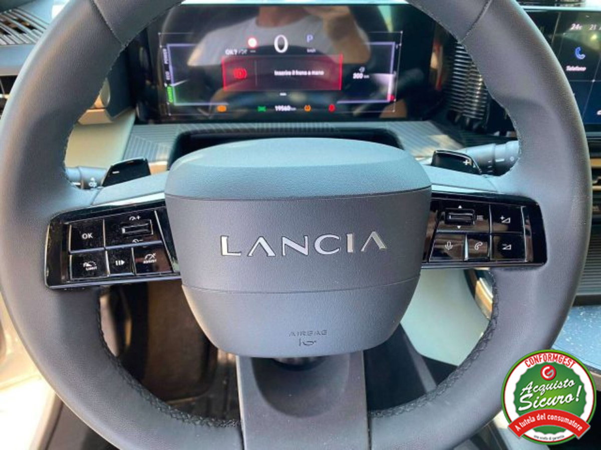 Lancia Ypsilon 1.2 mhev LX 110cv e-dct (10)