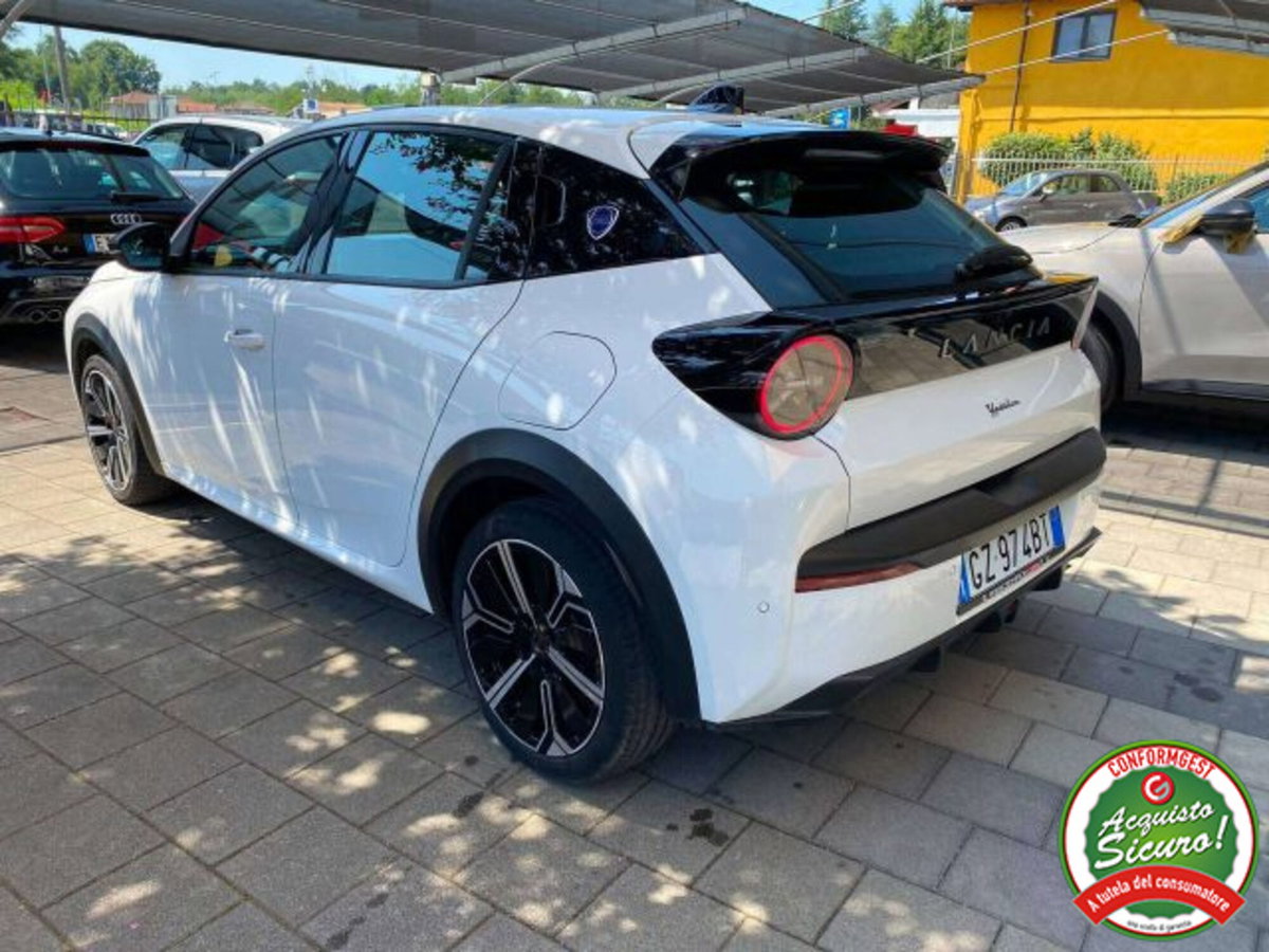 Lancia Ypsilon 1.2 mhev LX 110cv e-dct (5)
