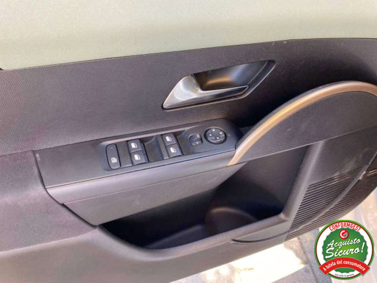 Lancia Ypsilon 1.2 mhev LX 110cv e-dct (6)