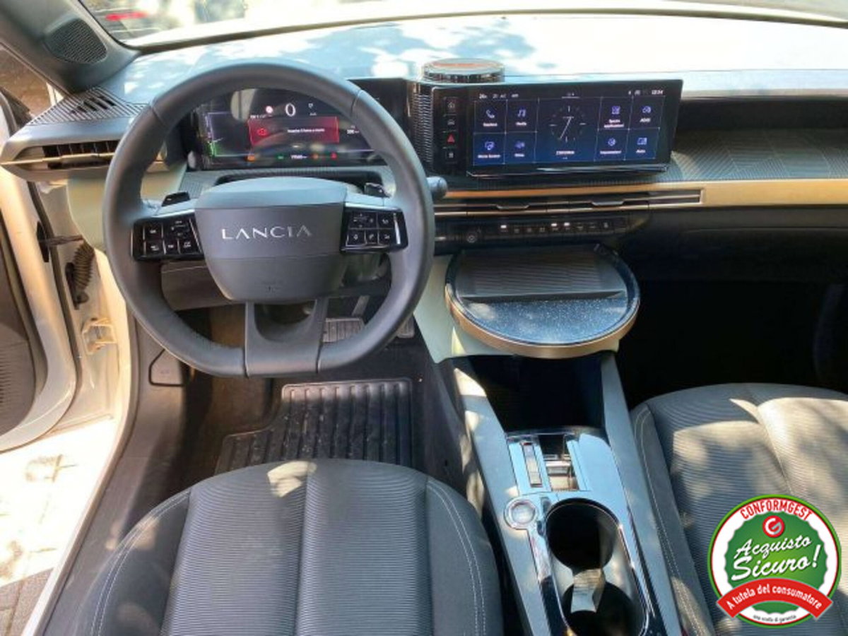 Lancia Ypsilon 1.2 mhev LX 110cv e-dct (9)