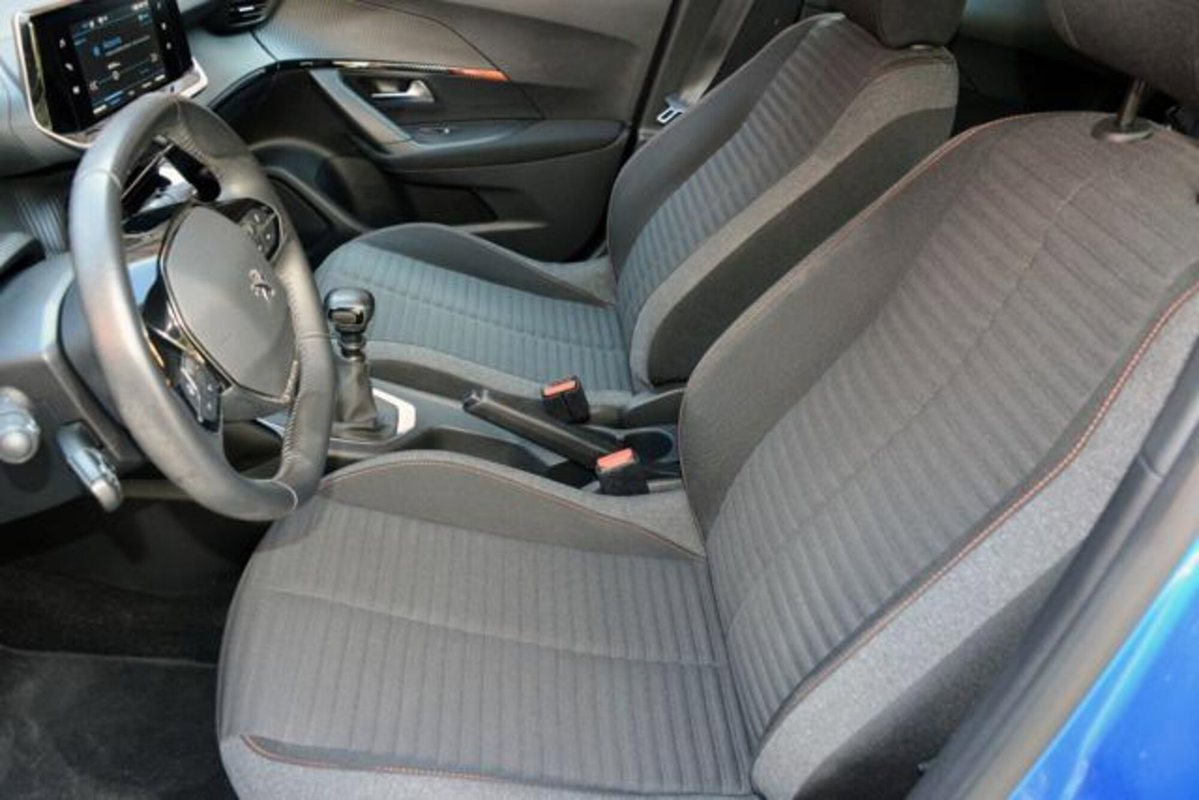 Peugeot 2008 PureTech 100 S&S Active Pack (9)