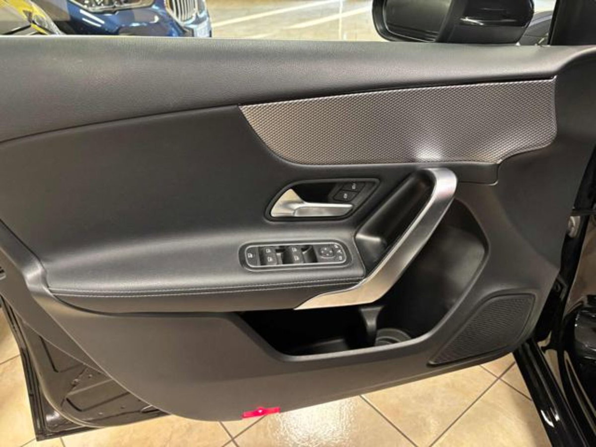 Mercedes-Benz Classe A 180 d AMG Line Premium Plus auto (14)