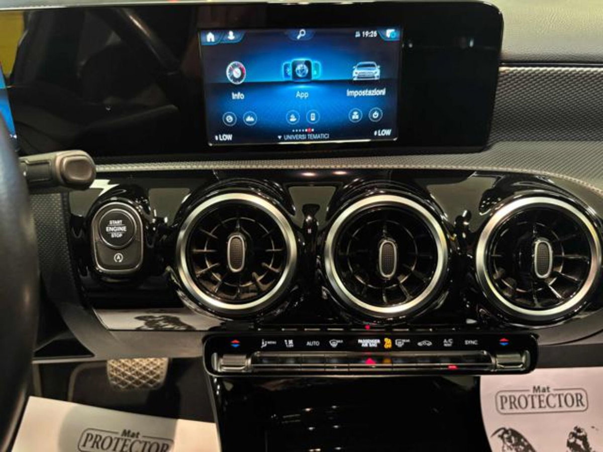 Mercedes-Benz Classe A 180 d AMG Line Premium Plus auto (9)