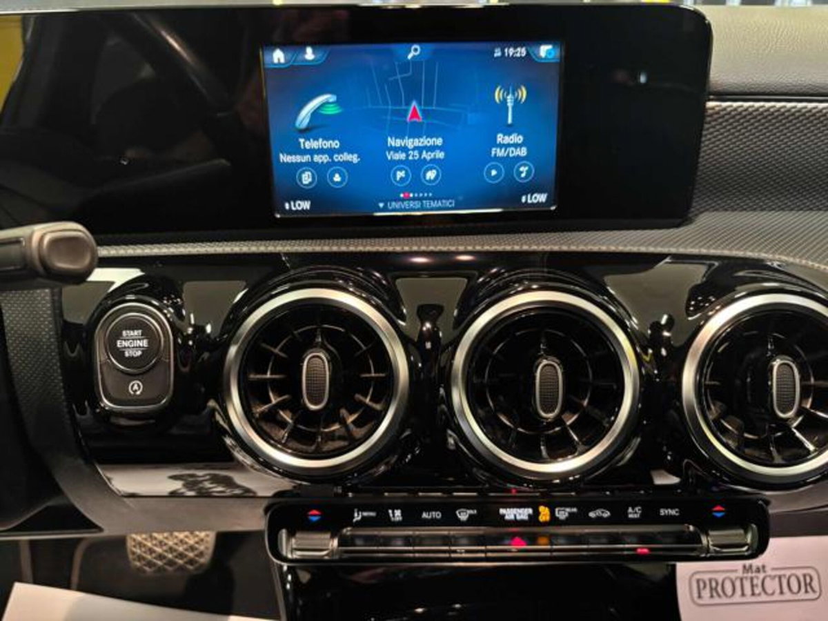 Mercedes-Benz Classe A 180 d AMG Line Premium Plus auto (11)