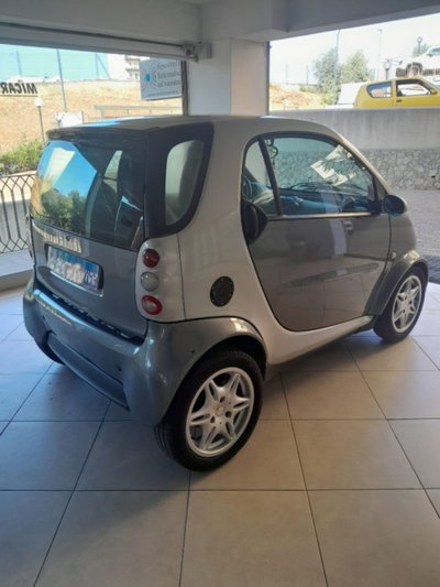 smart Fortwo 1000 45 kW MHD coupé pure (5)