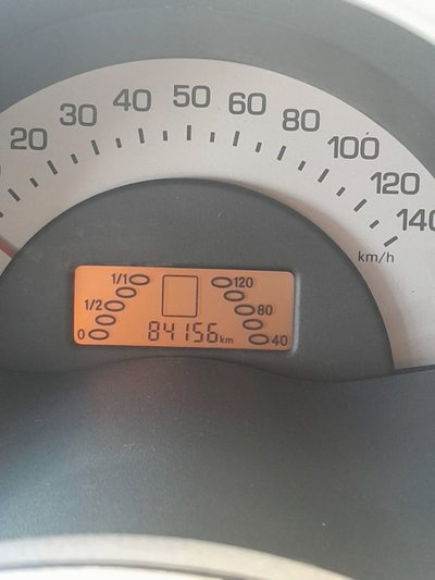 smart Fortwo 1000 45 kW MHD coupé pure (9)
