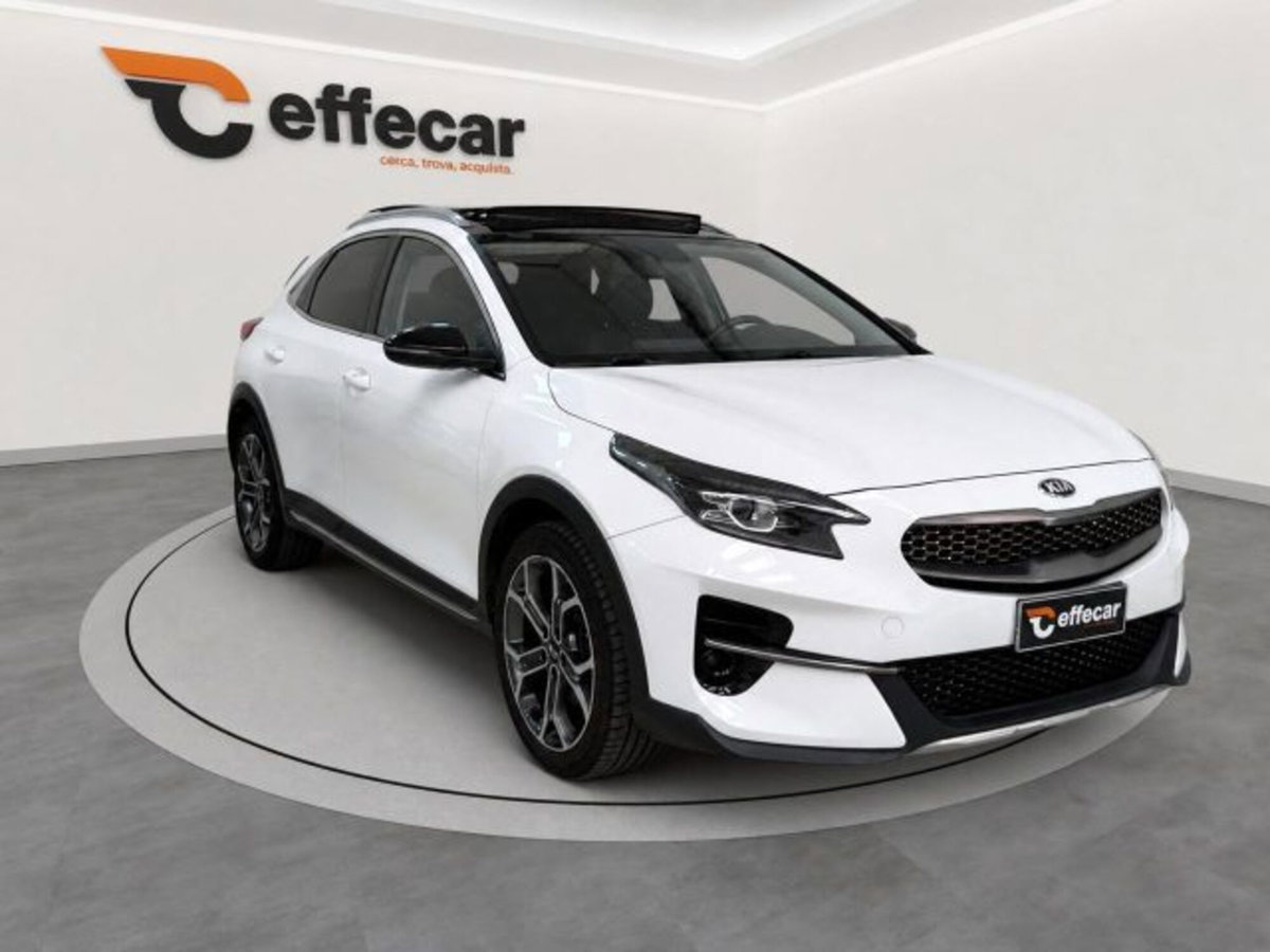 Kia XCeed 1.6 CRDi 136 CV Evolution (3)